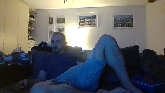 goncas23 online show from January 13, 2026, 10:59 pm