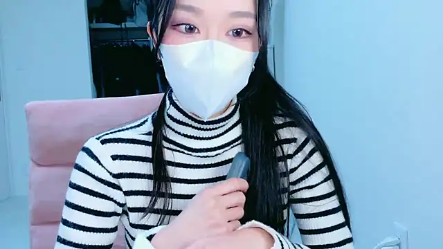 Snapshot of ramuchan_desu chatting on October 9, 2025, 2:20 am ramuchan desu online show from October 9, 2025, 2:20 am