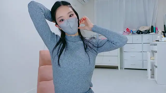 Snapshot of ramuchan_desu chatting on October 12, 2025, 1:37 am ramuchan desu online show from October 12, 2025, 1:37 am