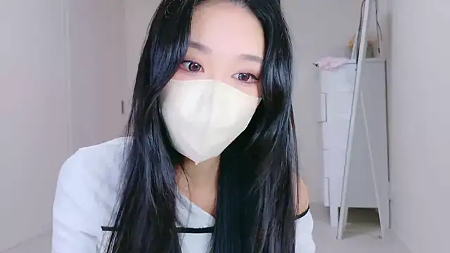 Snapshot of ramuchan_desu chatting on October 18, 2025, 1:30 am ramuchan desu online show from October 18, 2025, 1:30 am