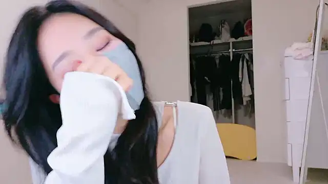 Snapshot of ramuchan_desu chatting on October 19, 2025, 12:55 am ramuchan desu online show from October 19, 2025, 12:55 am