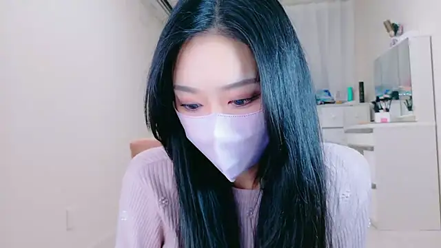 Snapshot of ramuchan_desu chatting on October 29, 2025, 12:35 am ramuchan desu online show from October 29, 2025, 12:35 am