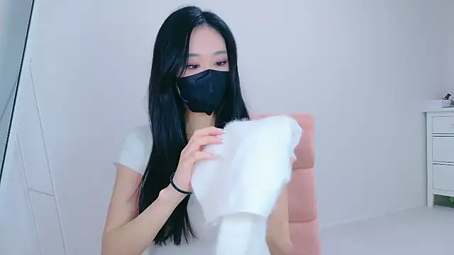 Snapshot of ramuchan_desu chatting on November 10, 2025, 2:21 am ramuchan desu online show from November 10, 2025, 2:21 am