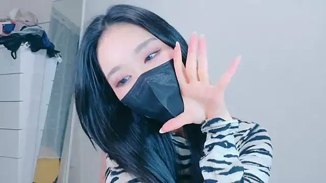 Snapshot of ramuchan_desu chatting on November 18, 2025, 12:20 pm ramuchan desu online show from November 18, 2025, 12:20 pm