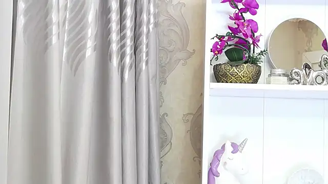 AlexisDevine online show from February 16, 2026, 5:25 am