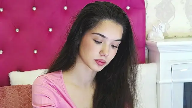 AlexisDevine online show from July 13, 2026, 4:26 am