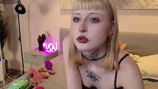 MilkMeSoftly online show from June 21, 2026, 8:28 am