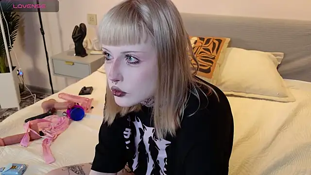 MilkMeSoftly online show from June 25, 2026, 8:19 am