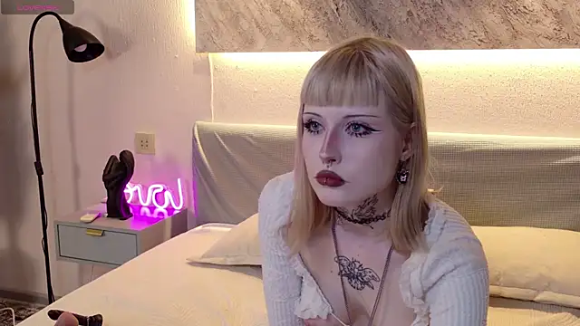 MilkMeSoftly online show from June 26, 2026, 8:19 am