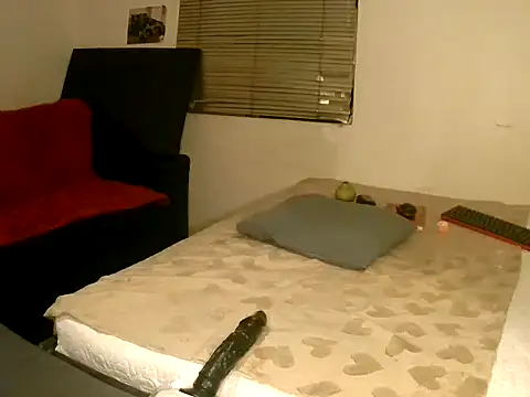 ALICIA X98 online show from October 14, 2025, 5:47 pm