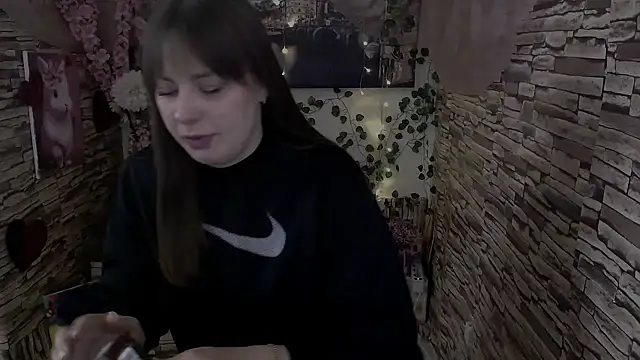 Snapshot of Amanda_Bright_ chatting on October 22, 2025, 6:35 am Amanda Bright  online show from October 22, 2025, 6:35 am