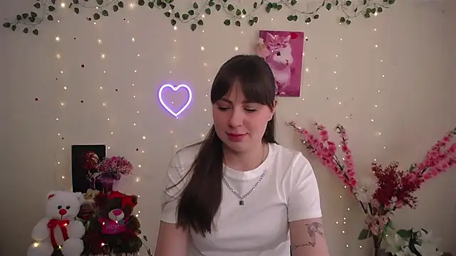 Amanda Bright  online show from May 8, 2026, 9:58 am