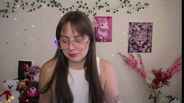 Amanda Bright  online show from June 17, 2026, 10:06 am
