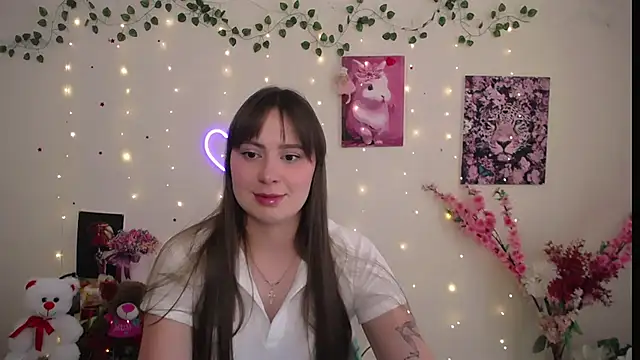 Amanda Bright  online show from June 22, 2026, 9:50 am