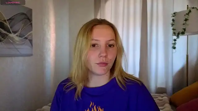Anna Chelsea online show from May 5, 2026, 1:02 am