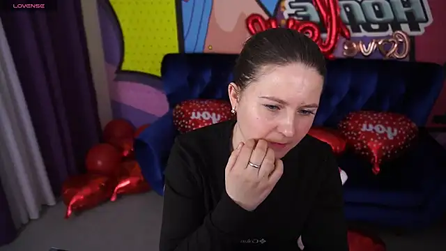 CraveeDoll online show from February 10, 2026, 1:48 pm