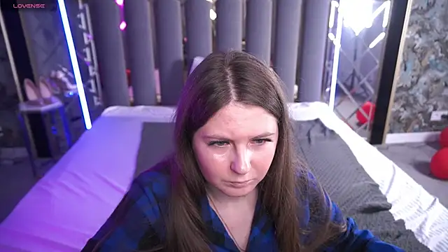 CraveeDoll online show from March 1, 2026, 7:49 pm