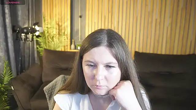 CraveeDoll online show from March 18, 2026, 7:39 pm