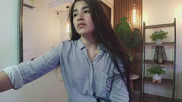 Lia Mar  online show from September 30, 2025, 1:27 pm