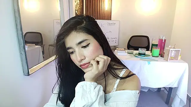 Lia Mar  online show from January 8, 2026, 6:32 pm