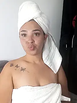 Snapshot of meli__brown chatting on October 17, 2025, 3:53 am meli  brown online show from October 17, 2025, 3:53 am