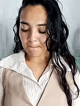 Snapshot of meli__brown chatting on October 24, 2025, 3:14 am meli  brown online show from October 24, 2025, 3:14 am