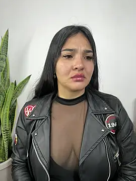Snapshot of meli__brown chatting on April 17, 2026, 3:53 am meli brown online show from April 17, 2026, 3:53 am