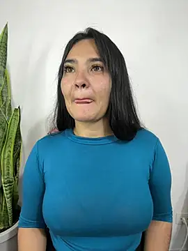 Snapshot of meli__brown chatting on May 7, 2026, 10:15 pm meli brown online show from May 7, 2026, 10:15 pm