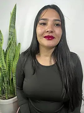Snapshot of meli__brown chatting on May 9, 2026, 9:42 pm meli brown online show from May 9, 2026, 9:42 pm