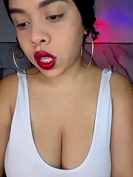 Yemaly Lee online show from May 25, 2026, 10:49 pm