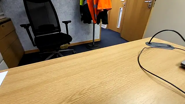 Oorse1966 online show from November 12, 2025, 11:54 am