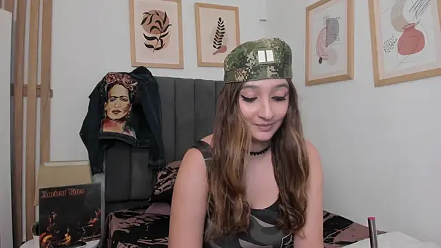 Alice Dickinssonn online show from December 18, 2025, 8:48 pm