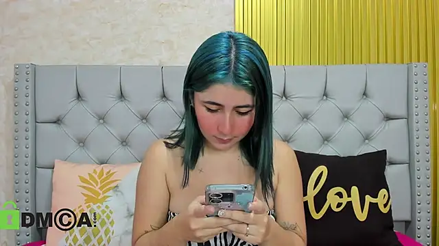 Skarlet 04 online show from November 18, 2025, 4:44 pm