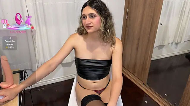 kayleesims  online show from June 24, 2026, 2:43 am