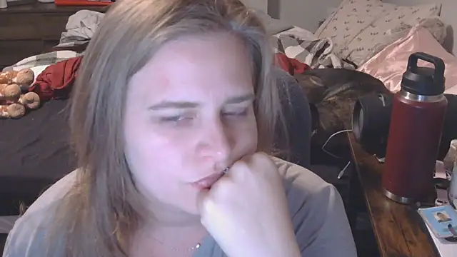 Sexyblonde12344 online show from September 20, 2025, 4:19 pm