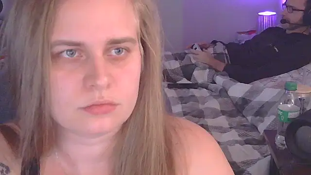 Sexyblonde12344 online show from November 22, 2025, 12:53 am