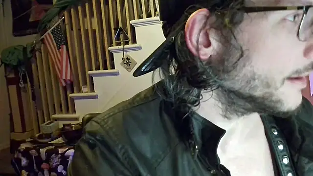 Snapshot of MasterDaddyCool chatting on October 4, 2025, 5:05 am MasterDaddyCool online show from October 4, 2025, 5:05 am