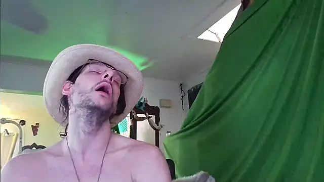 Snapshot of MasterDaddyCool chatting on October 19, 2025, 12:50 pm MasterDaddyCool online show from October 19, 2025, 12:50 pm