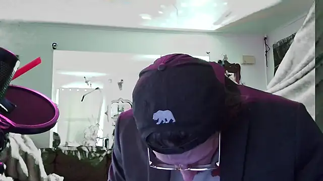 Snapshot of MasterDaddyCool chatting on October 26, 2025, 1:28 pm MasterDaddyCool online show from October 26, 2025, 1:28 pm
