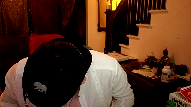 MasterDaddyCool online show from August 6, 2026, 3:52 am