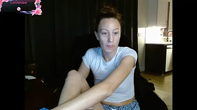 Snapshot of AnneNay chatting on March 10, 2026, 4:06 am AnneNay online show from March 10, 2026, 4:06 am