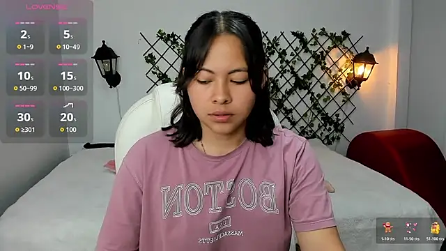 Louisa  clare online show from November 28, 2025, 2:47 am