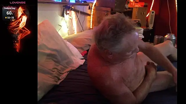 Pussyeat2please online show from June 9, 2026, 11:11 am