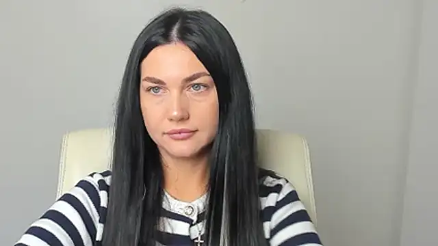 Lune Moon online show from November 27, 2025, 6:37 am