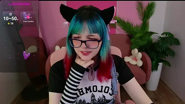 CoralineYoung online show from October 24, 2025, 5:15 am