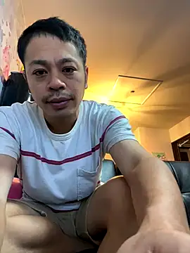 Snapshot of muut1215 chatting on October 20, 2025, 3:56 pm muut1215 online show from October 20, 2025, 3:56 pm