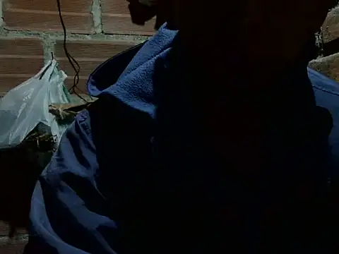 Boycumlatino online show from October 7, 2025, 2:42 am