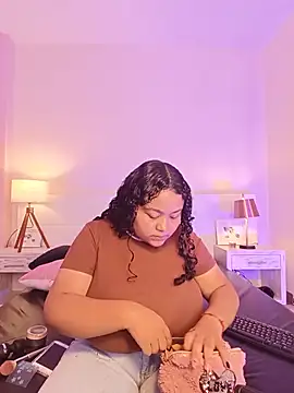 Snapshot of KITY_HILL chatting on August 7, 2026, 5:04 pm KITY HILL online show from August 7, 2026, 5:04 pm