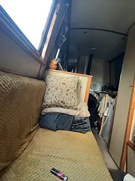 ladyboatlady online show from November 2, 2025, 7:33 am