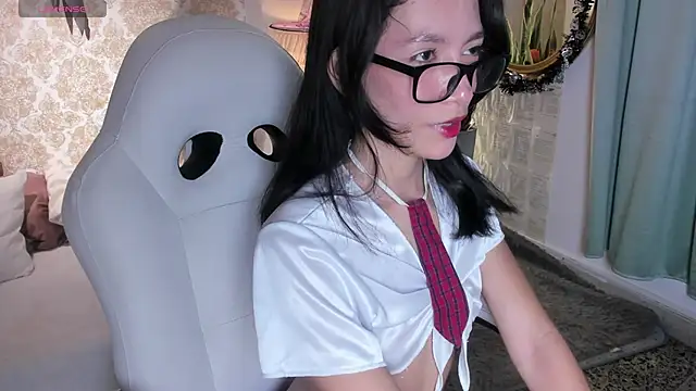 Snapshot of LilyThea chatting on October 25, 2025, 8:47 pm LilyThea online show from October 25, 2025, 8:47 pm